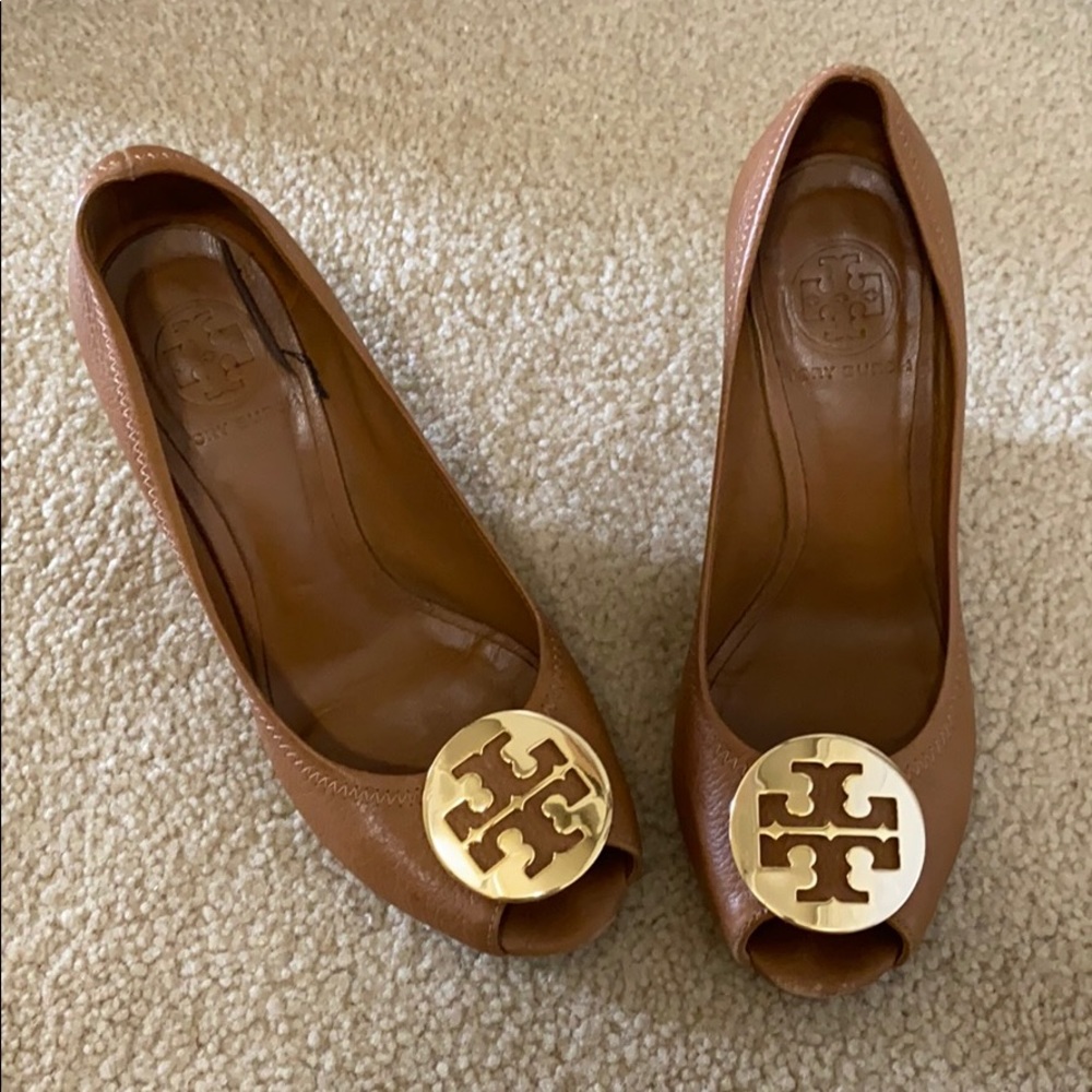 Tory Burch Chelsea Wedges